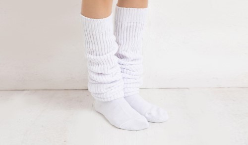 ラブドール自立時には靴下はかせる